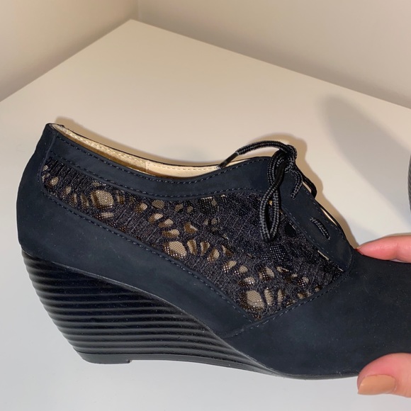 Black mini wedges with mesh - Picture 2 of 5